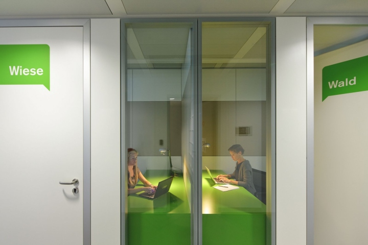 葛蘭素史克現(xiàn)代時尚辦公室設計