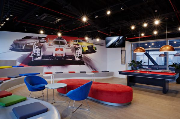 上海辦公室設(shè)計中的實木門有哪些特點？