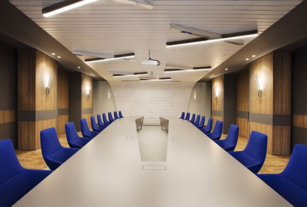 辦公室設(shè)計為什么選擇封閉式布局